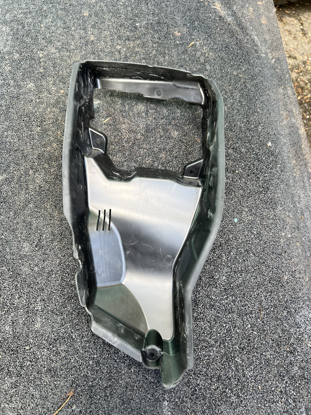 New AUDI RS5 Front Bumper Left Air Guide 8W6121673A New AUDI RS5 Front Bumper Left Air Guide 8W6121673A