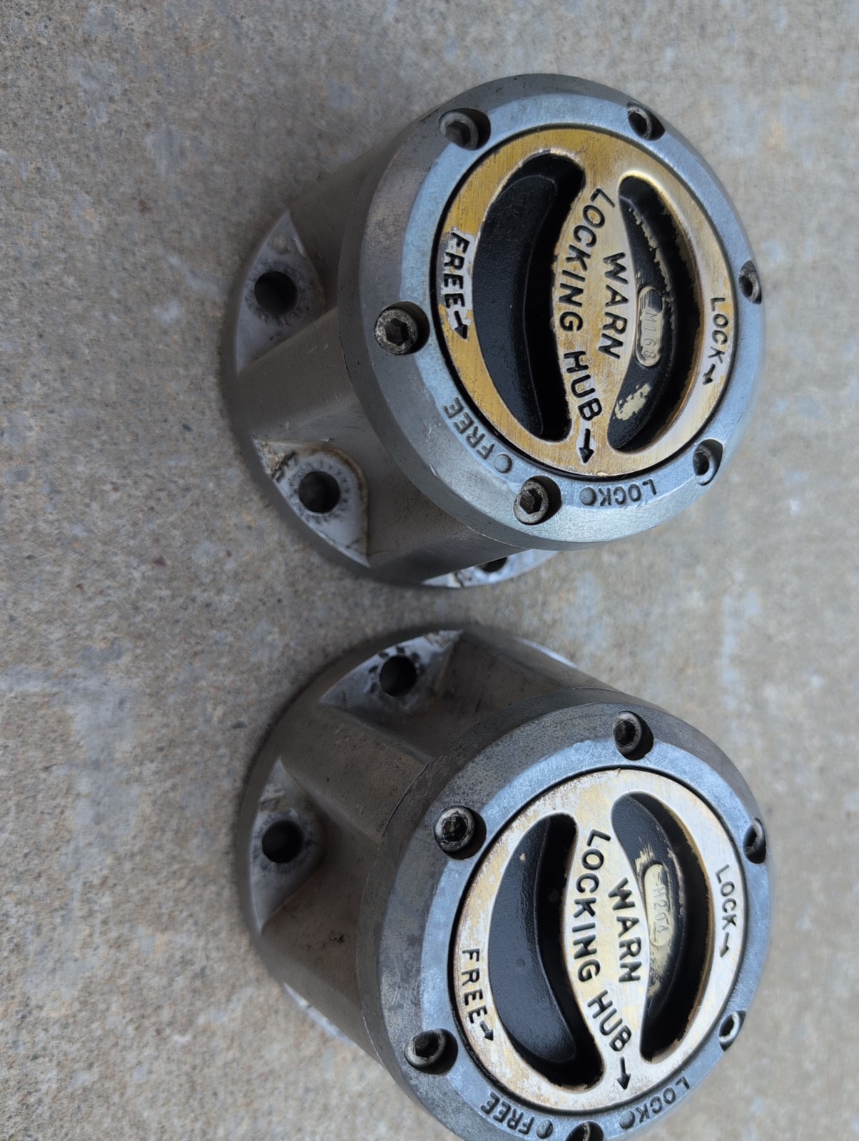 WARN Locking Hub 10 Spline / 6 Bolt Pattern Vintage M168 M204 WARN Locking Hub 10 Spline / 6 Bolt Pattern Vintage M168 M204