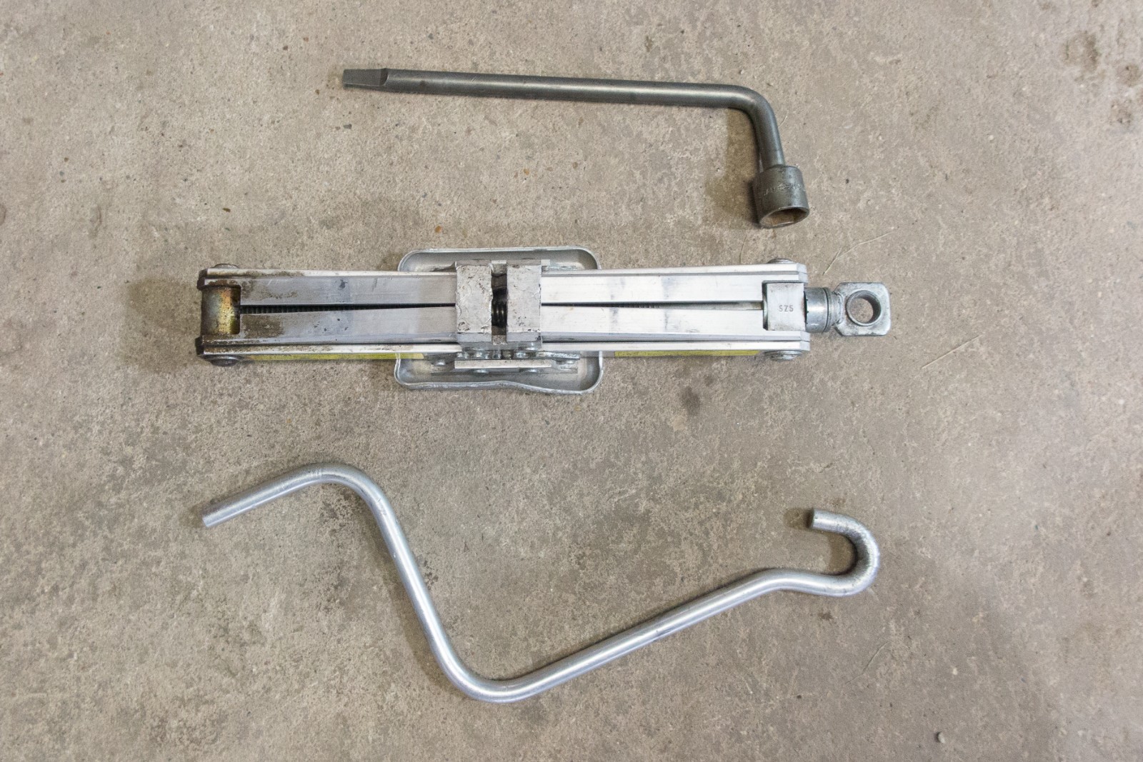 90-96 NISSAN 300ZX NON TURBO SPARE TIRE JACK TRUNK TOOLS OEM