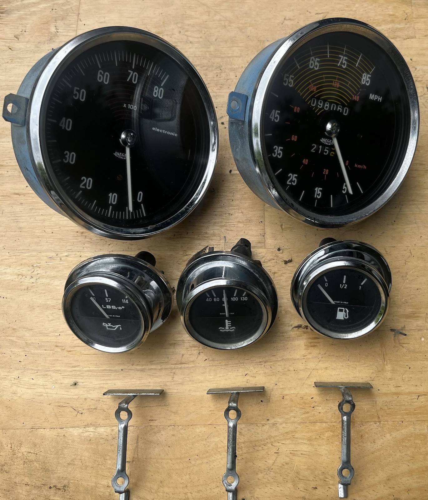 1981 Alfa Romeo 2000 Spider Veloce Jaeger 85 MPH Speedometer Tach & Tri Gauges