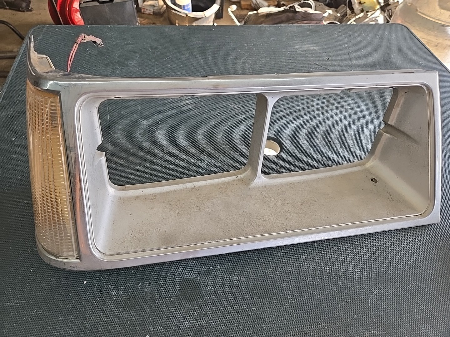 1983-1986 Ford Thunderbird NOS headlight bezel trim turn signal RH passenger