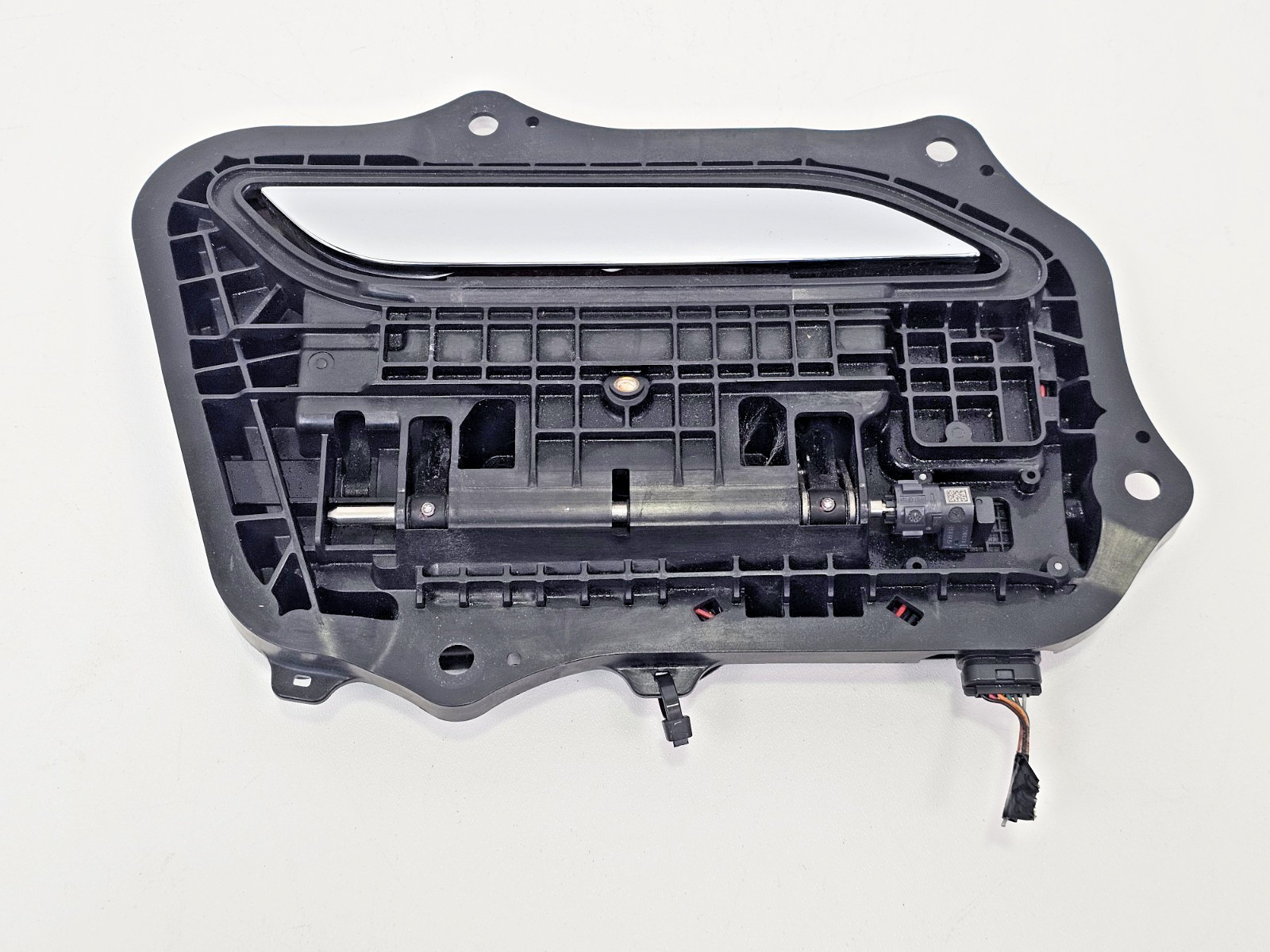 2012-2016 Tesla Model S Front or Rear Right passenger Door Handle OEM OEM 2012-2016 Tesla Model S Front or Rear Right passenger Door Handle OEM OEM