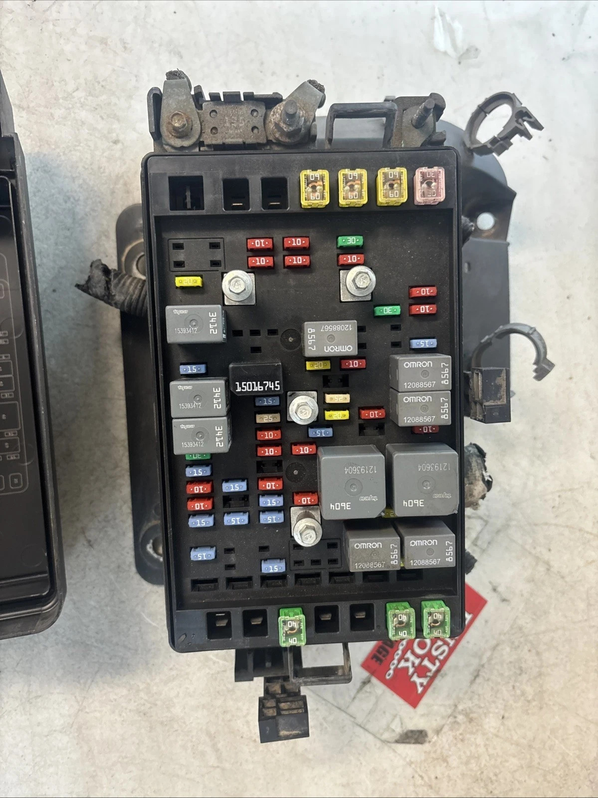 2006 Chevrolet Trailblazer Engine Fuse Box Assembly OEM With Warranty