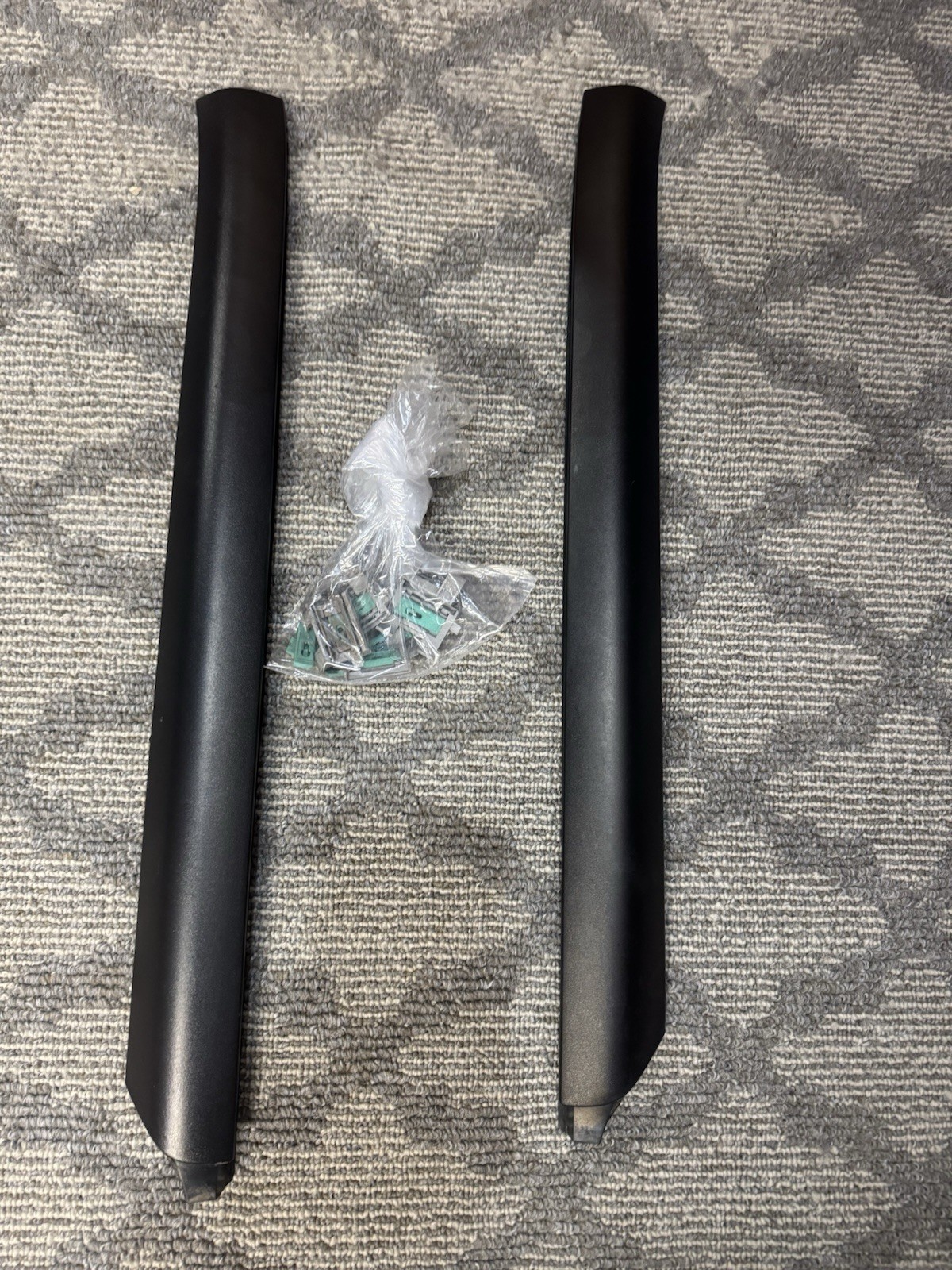 2003-2011 Honda Element A PIllar Trim Molding Pair Windshield Exterior OEM 2003-2011 Honda Element A PIllar Trim Molding Pair Windshield Exterior OEM