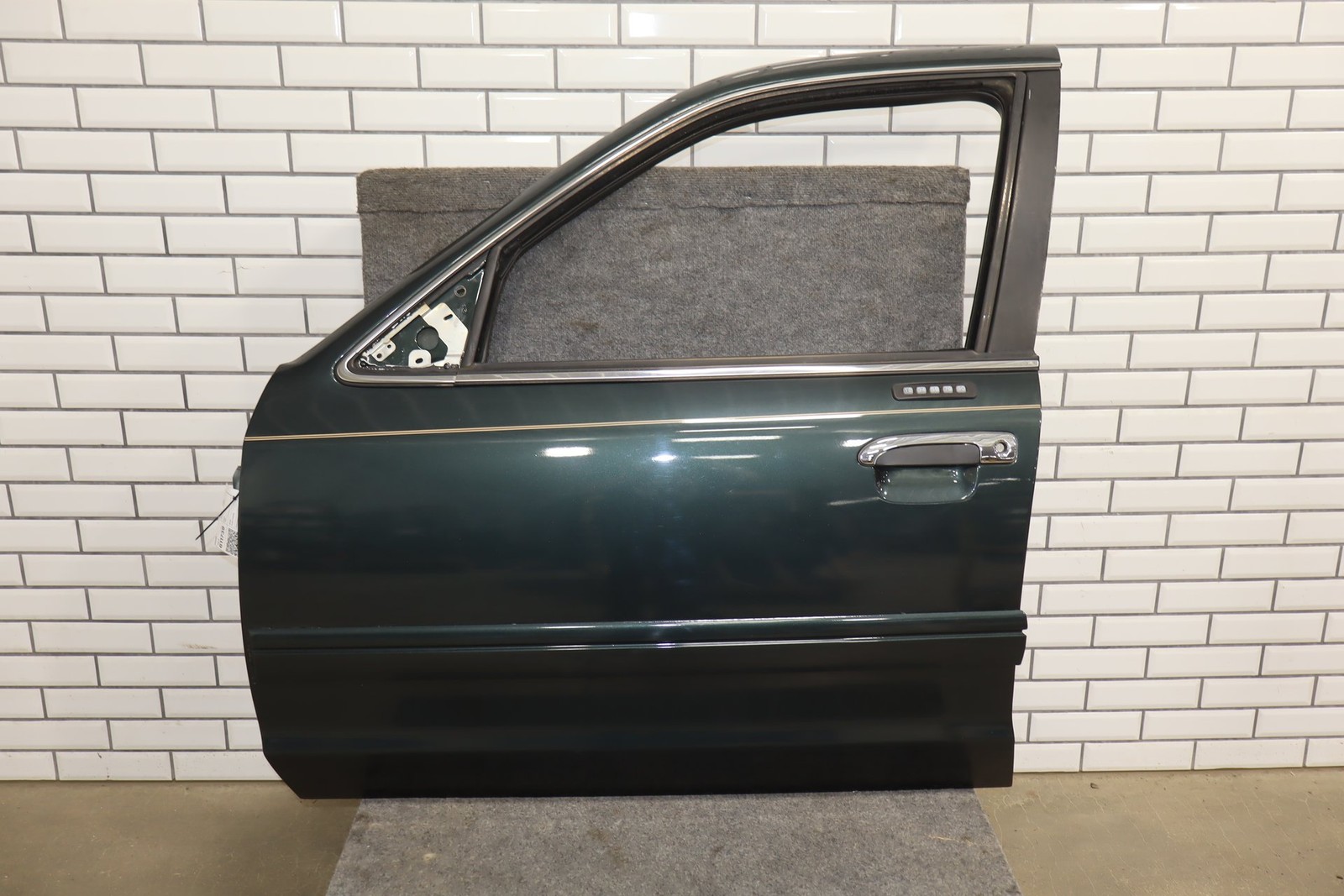 2003-2011 Ford Crown Victoria LX Left Front Door Aspen Green P5