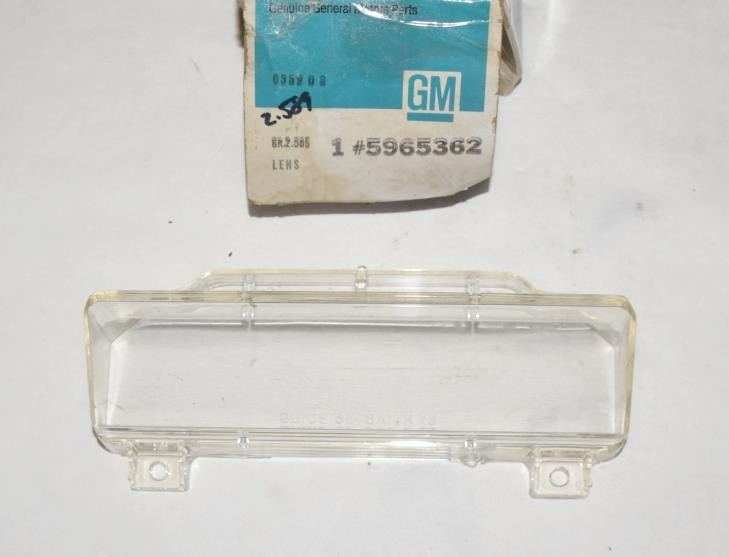 NOS 1973 1974 1975 OLDSMOBILE TORONADO FENDER OUTER CORNERING LAMP LENS 5965362
