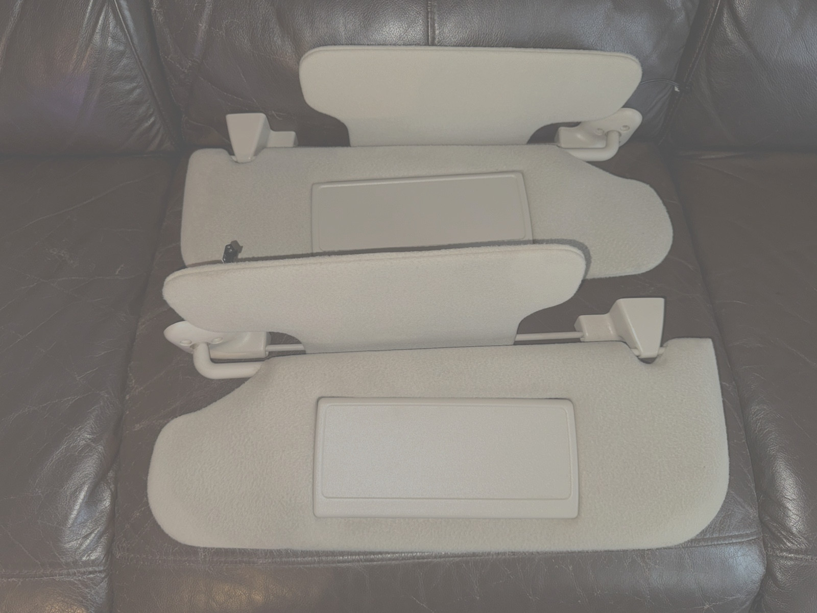 1996 - 2005 Chevy Astro GMC Safari Sun Visors Set Pair Driver Passenger Gray
