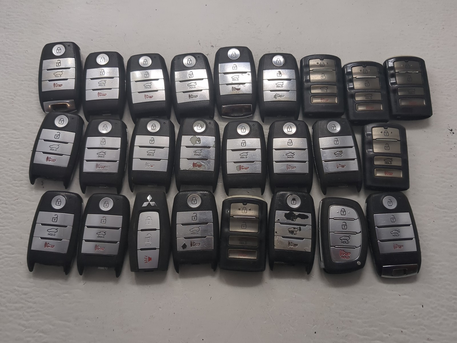 Lot of 25 Kia Keyless Entry Remote Fob YVRWJ