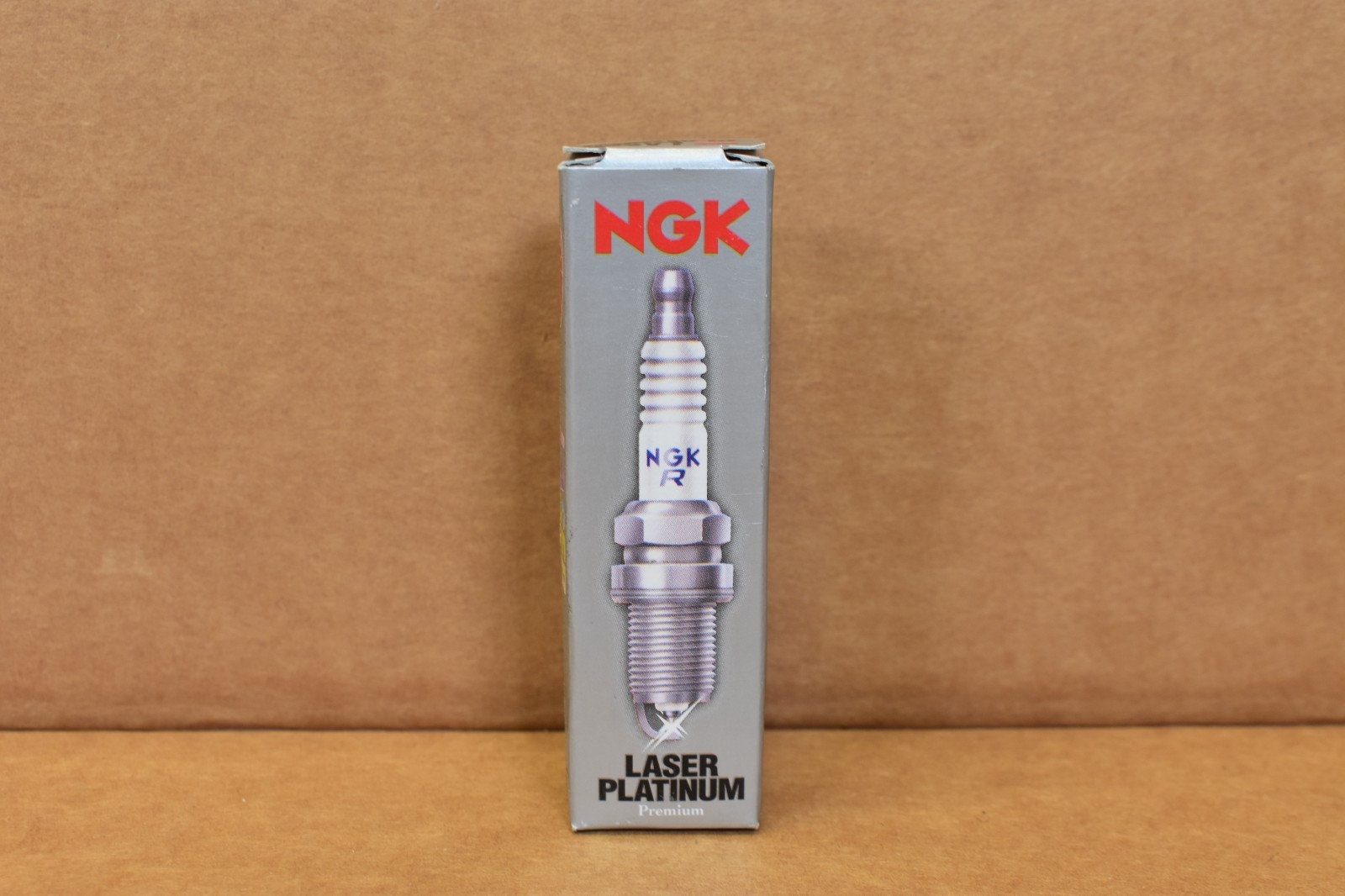 New NGK Laser Platinum Spark Plug 7696 PZFR6H 7696 PZFR6H Tune Up Spark plugs