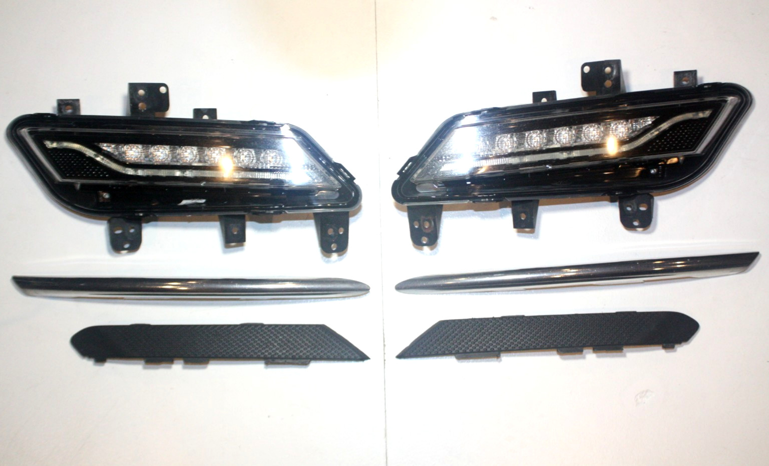 2013-2016 Lincoln MKZ Front Left / Right Bumper LED DRL Fog Light Lamp Trim OEM