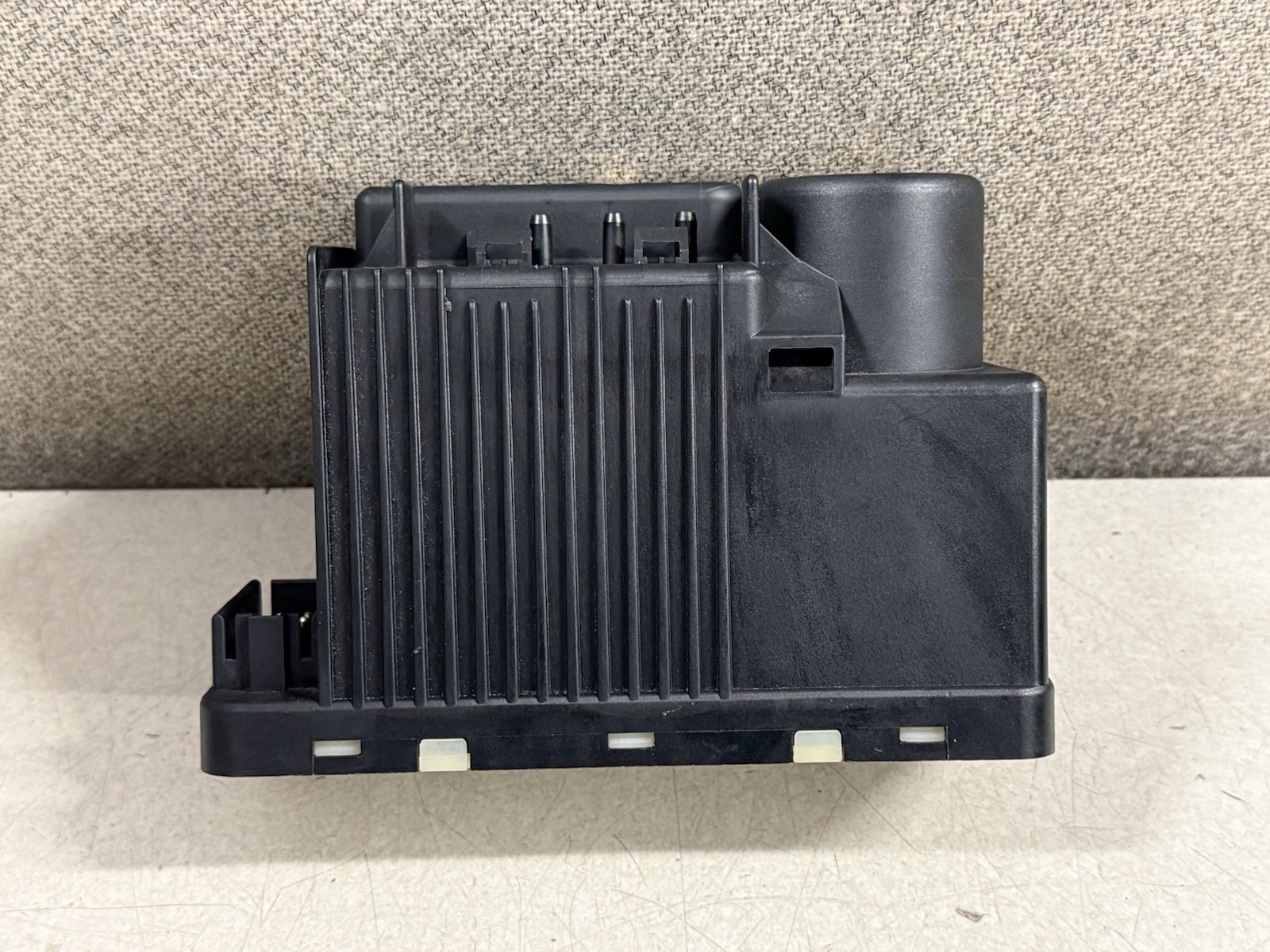 1989-1995 Mercedes-Benz R129 SL-Class Central Locking Vacuum Pump 1298000948