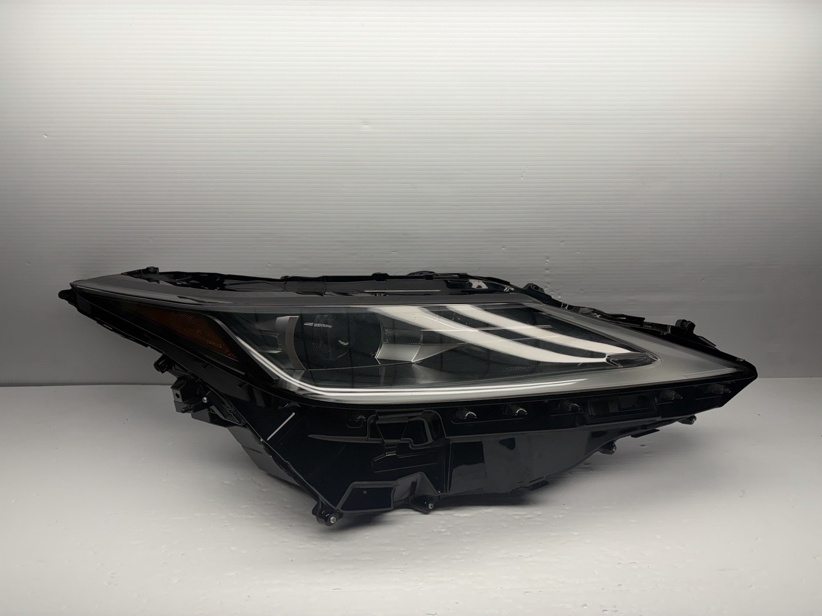 20-22 Lexus RX350, RX450 Passenger Side RT LED Headlight OEM 811100E570