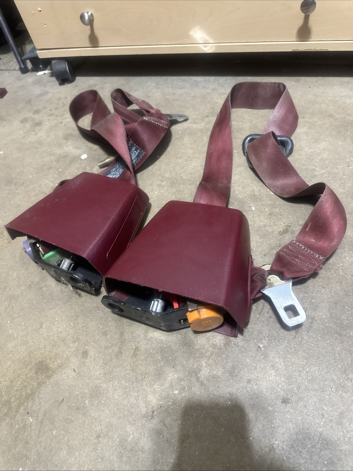 88-98 OBS Chevy GMC C1500 K1500 Regular Cab Front LH RH Seat Belt Set Red 454 SS