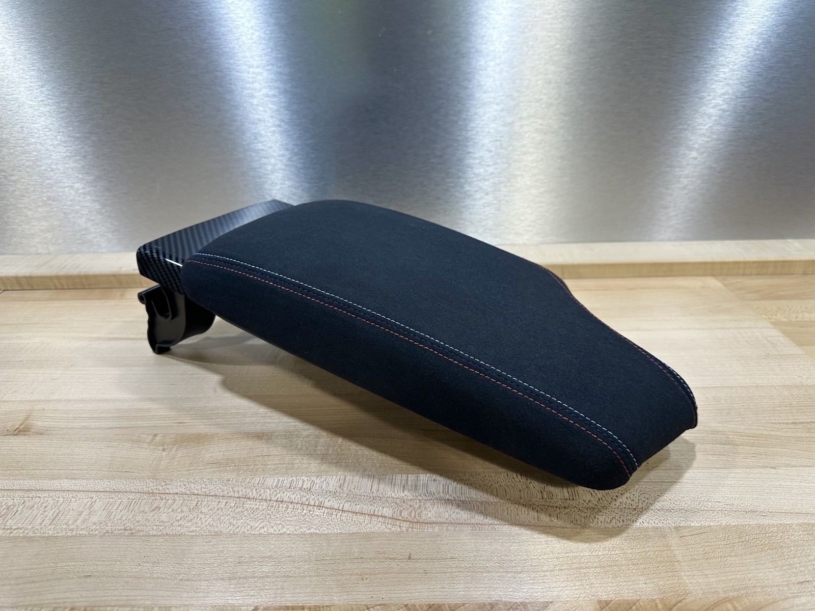 Alcantara Center Console Armrest Cover FOR BMW M3 M4 F80 F82 F83 F30 F31 F34 Alcantara Center Console Armrest Cover FOR BMW M3 M4 F80 F82 F83 F30 F31 F34