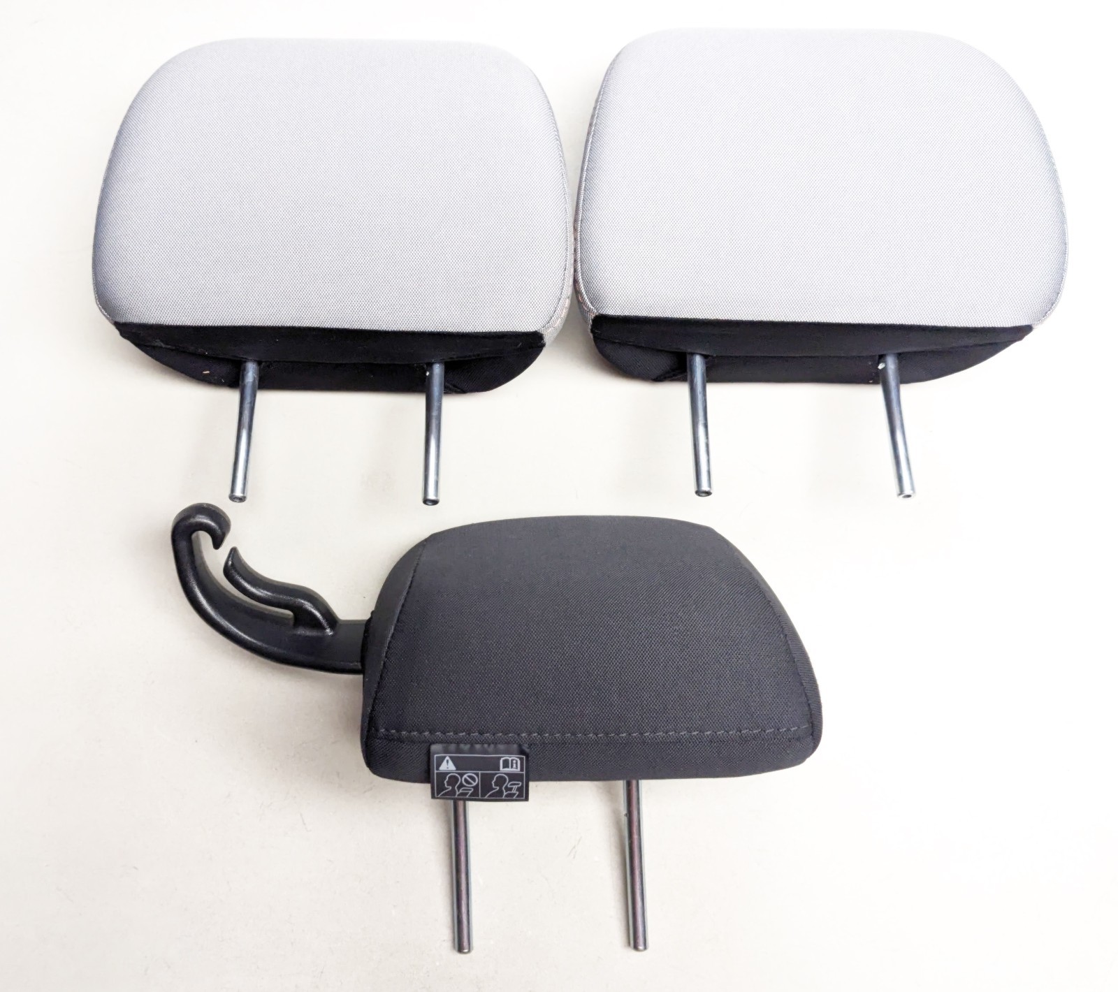 18 19 20 21 22 23 Subaru Crosstrek Headrest 2nd Row Rear Gray Black Cloth Set 18 19 20 21 22 23 Subaru Crosstrek Headrest 2nd Row Rear Gray Black Cloth Set