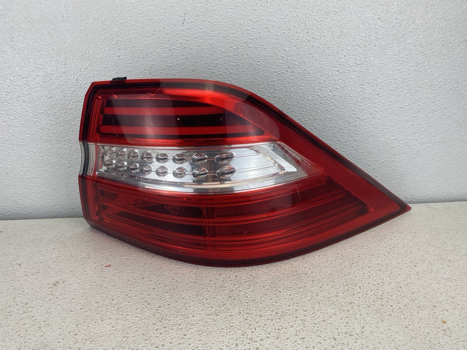 2012-2015 Mercedes Benz LED Tail Light Right Passenger Side OEM A1669063401