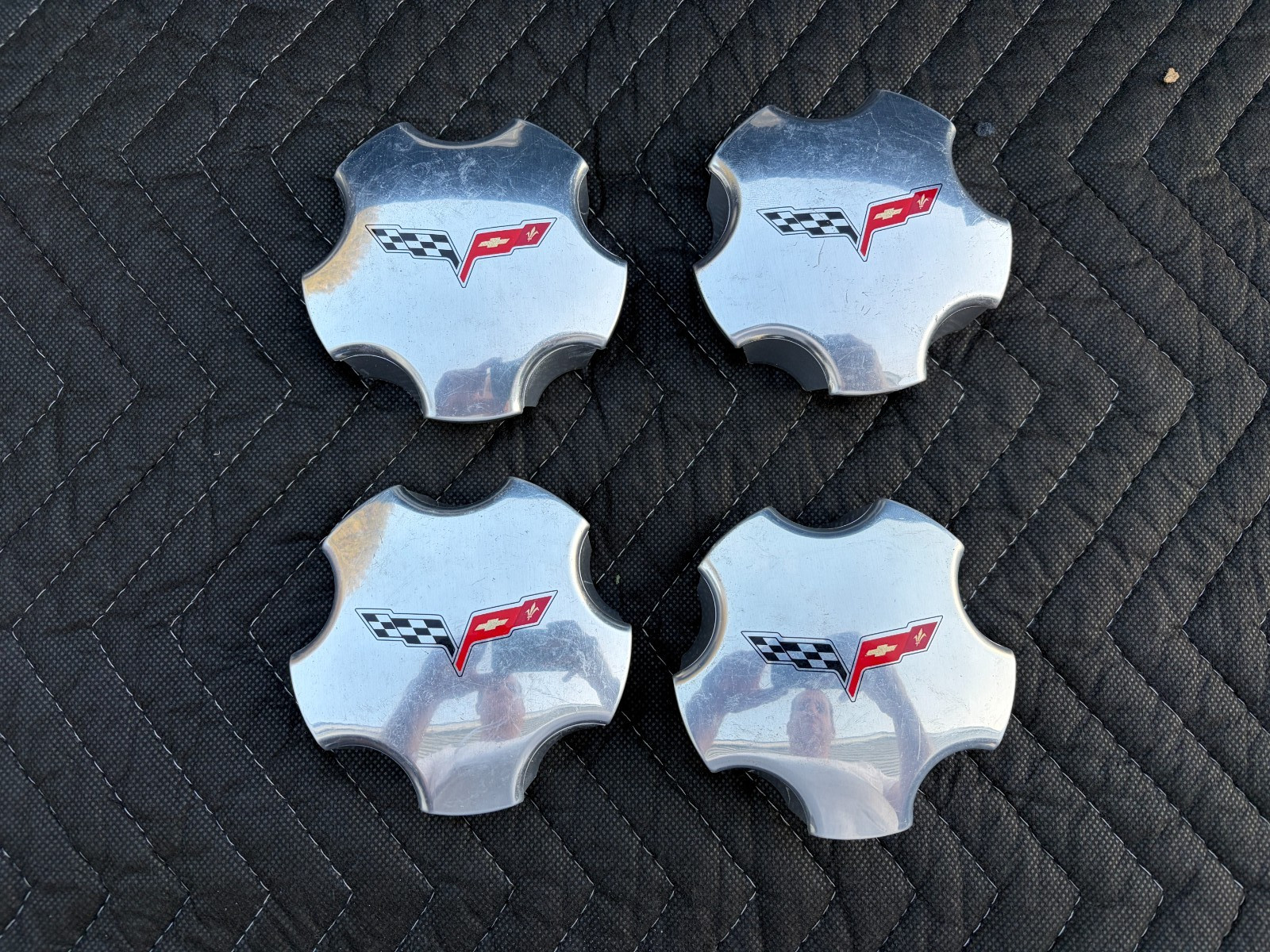 (4) ORIGINAL 2005-07 CHEVY CORVETTE CENTER CAPS C6 GM RARE