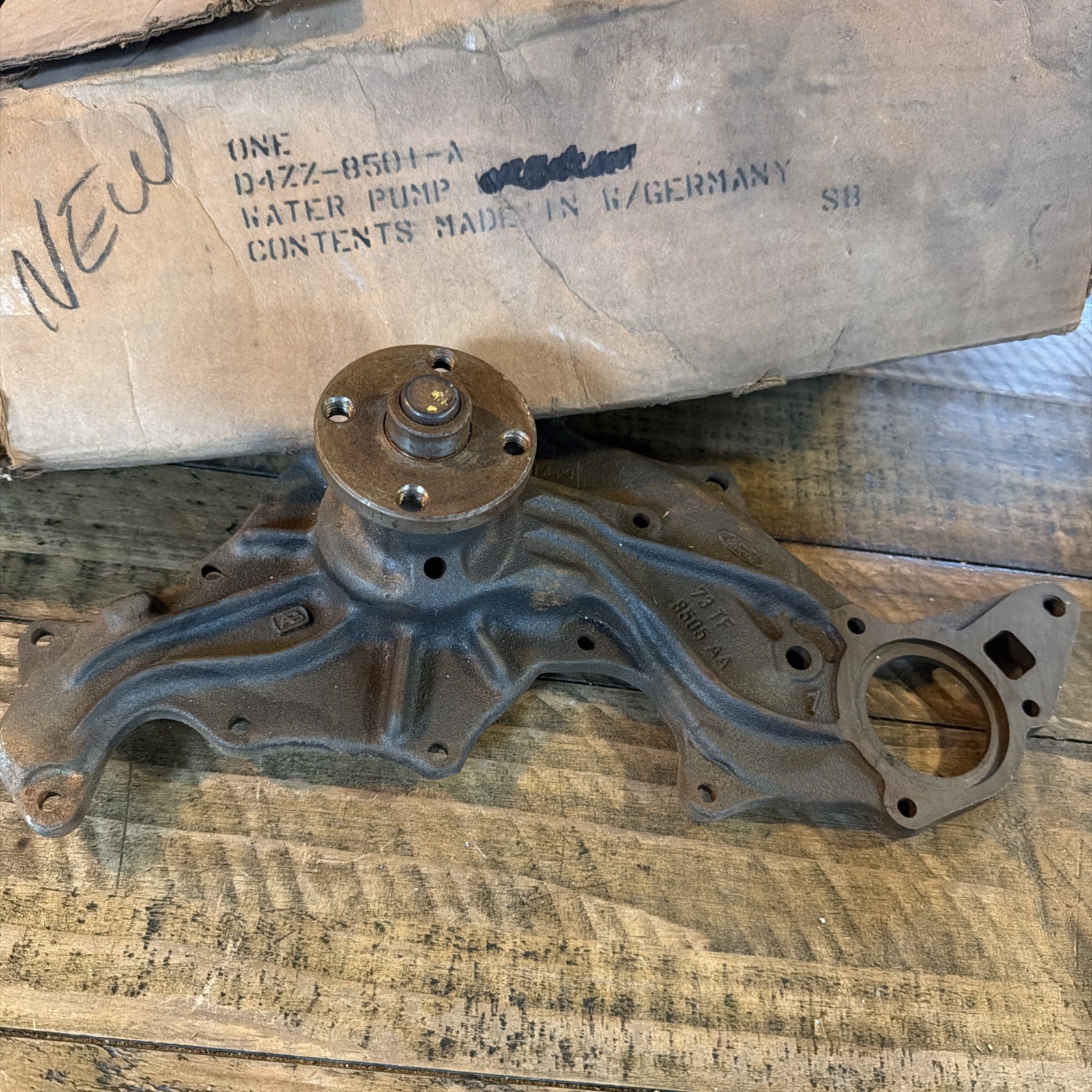 NOS Ford D4ZZ-8501-A Ford Water Pump 1973-79 2.6L 2.8L V6 Mustang Pinto Capri NOS Ford D4ZZ-8501-A Ford Water Pump 1973-79 2.6L 2.8L V6 Mustang Pinto Capri