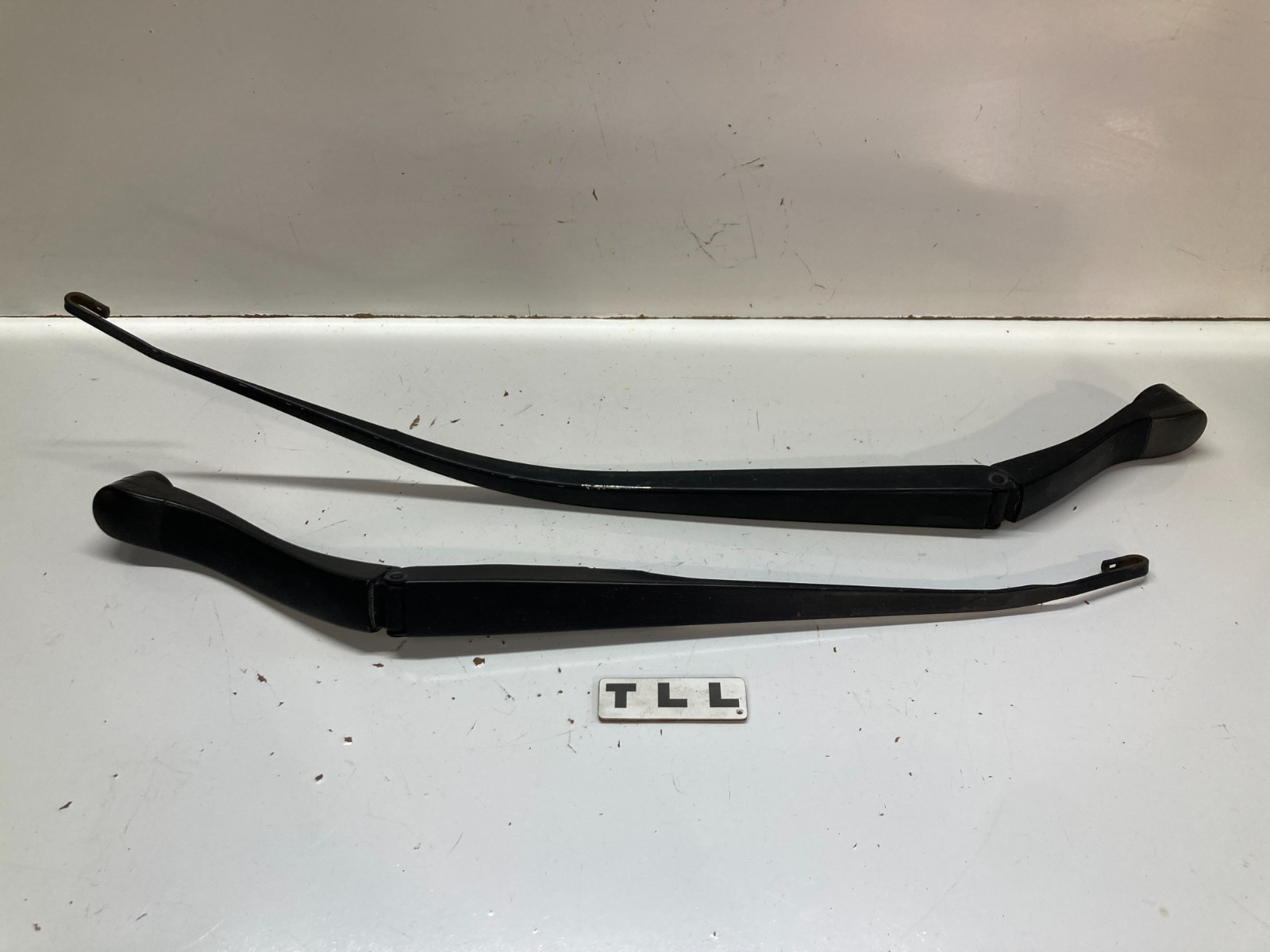 04-08 Acura TL Sedan OEM Front Left & Right Side Windshield Wiper Arm Pair
