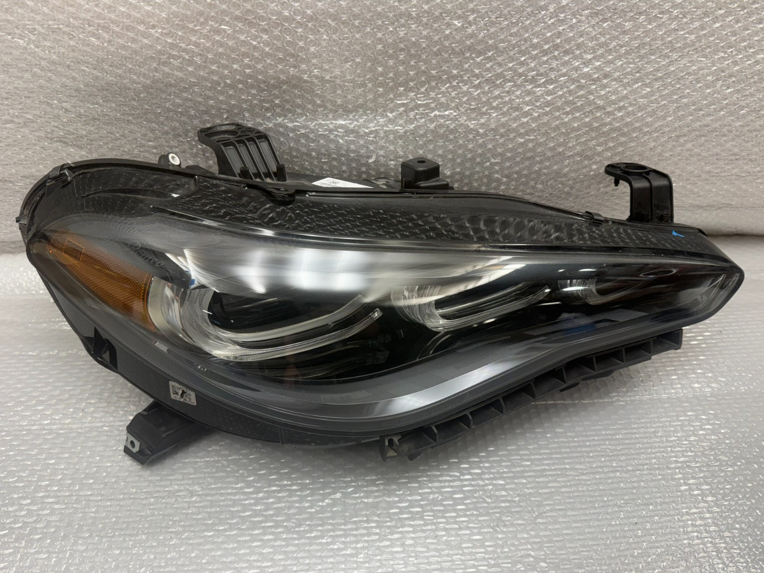 MINT 2024-2026 ALFA ROMEO GIULIA RIGHT PASSENGER RH HEADLIGHT LED OEM 68719596AA MINT 2024-2026 ALFA ROMEO GIULIA RIGHT PASSENGER RH HEADLIGHT LED OEM 68719596AA
