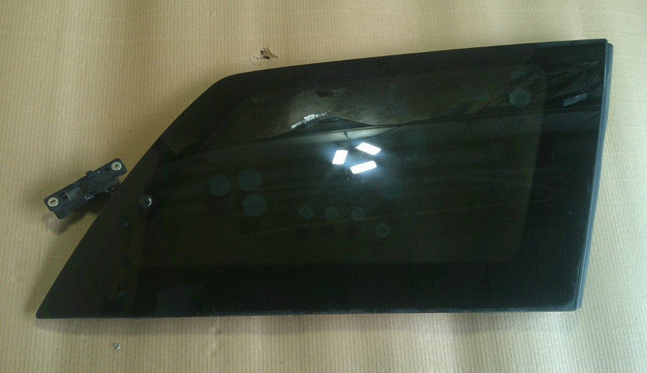 2004-2010 Toyota Sienna Rear RH Right Quarter Glass Sunshade w/o Antenna 2004-2010 Toyota Sienna Rear RH Right Quarter Glass Sunshade w/o Antenna