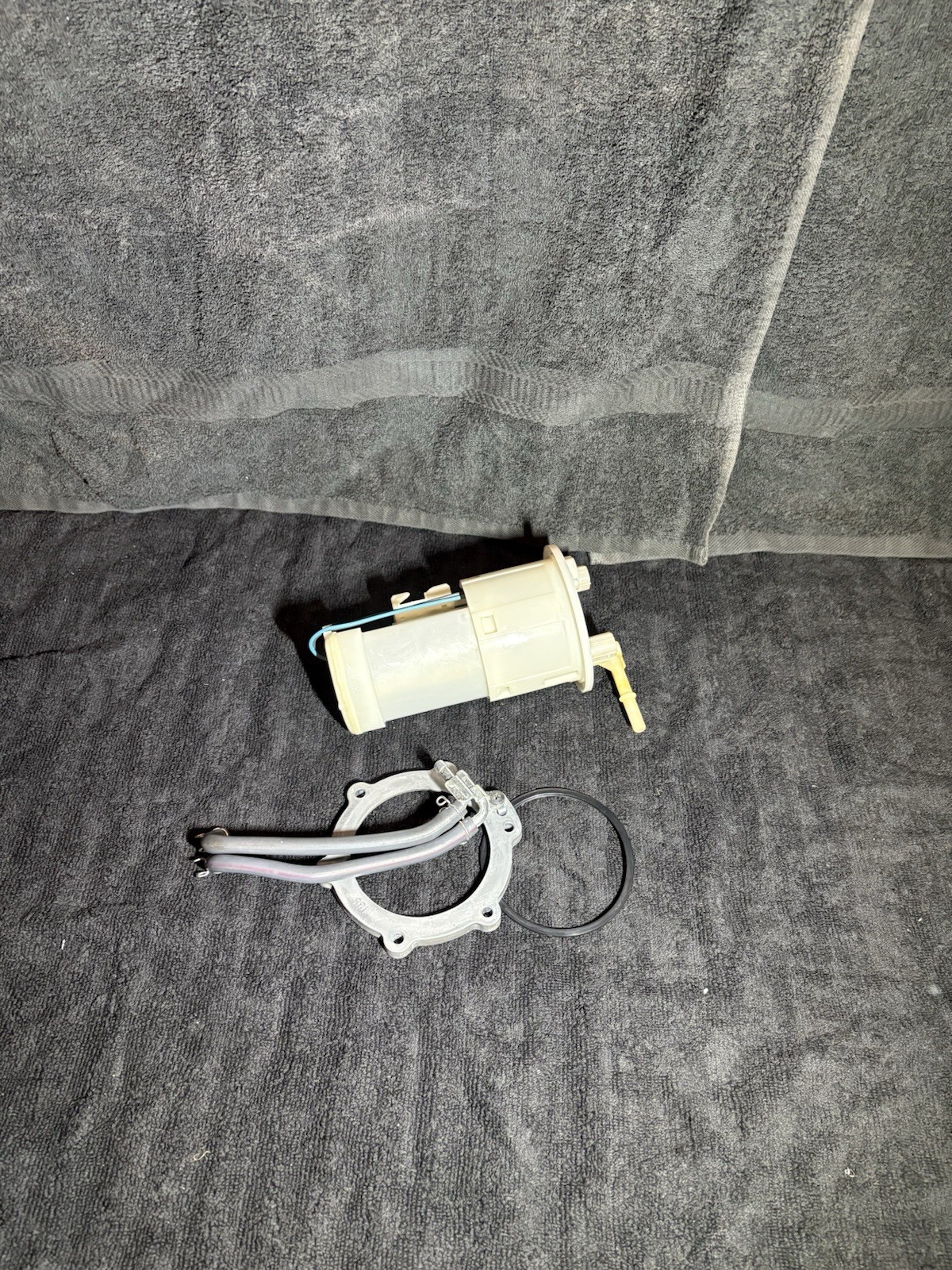 08-16 YAMAHA YZF R6 YZFR6 OEM FUEL PUMP GAS PETROL SENDER UNIT  TESTED