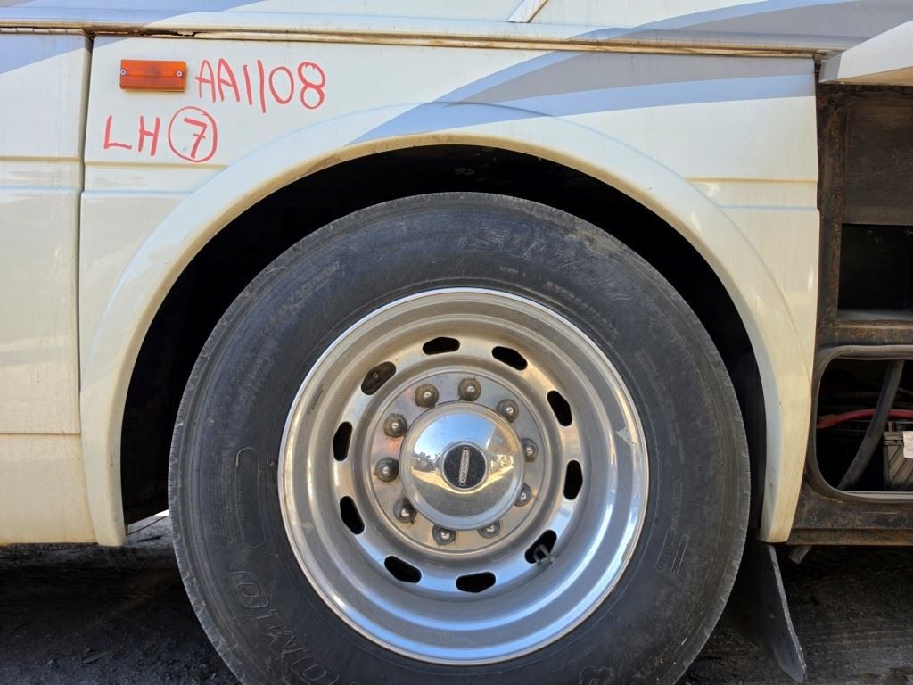 2006 National Tropical LX T370 USED RV Coach Left Rear Wheel Fender Panel