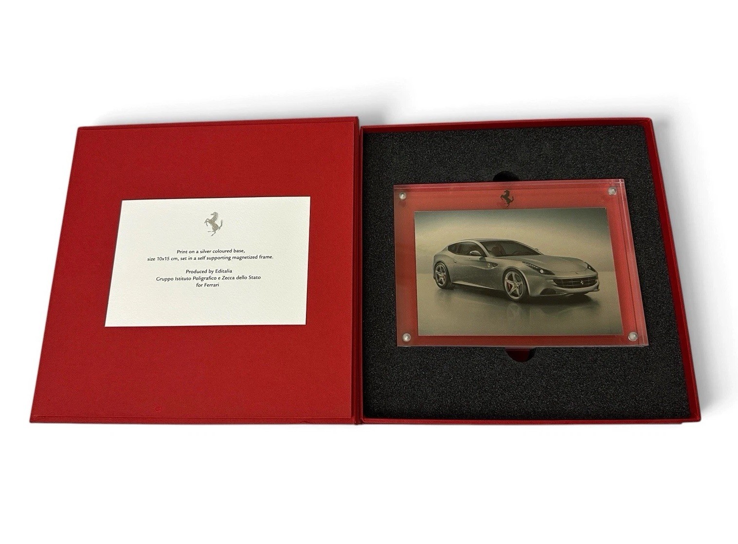 FERRARI FF EXCLUSIVE OWNERS ACCESSORY PLAQUE | EDITALIA | PRINT IN ACRYLIC CASE FERRARI FF EXCLUSIVE OWNERS ACCESSORY PLAQUE | EDITALIA | PRINT IN ACRYLIC CASE