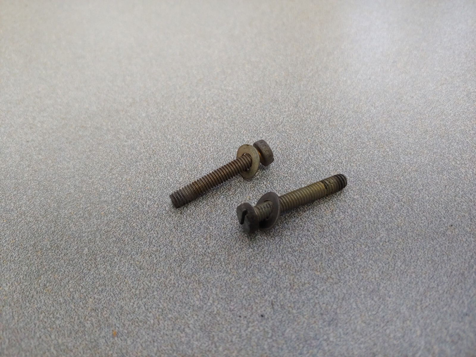 NICE PAIR USED ORIGINAL PORSCHE 911 MFI CIS MICROSWITCH MOUNTING SCREWS 1969-75