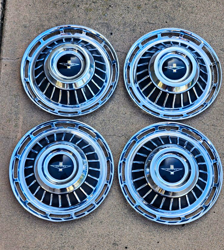 1963 Chevy Manza 900 Original 4 vintage hubs Used like ne ( no dents curb rash ) 1963 Chevy Manza 900 Original 4 vintage hubs Used like ne ( no dents curb rash )