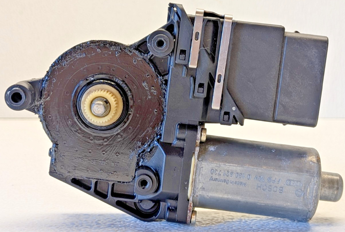 OEM VW Beetle Convertible Window Motor Rear Right 1Y0959812 Remanufactured OEM VW Beetle Convertible Window Motor Rear Right 1Y0959812 Remanufactured