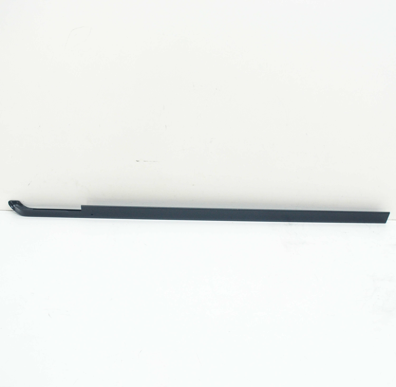 NEW MERCEDES-BENZ G W460 FRONT RIGHT OUTSIDE DRIP MOULDING A460698110164