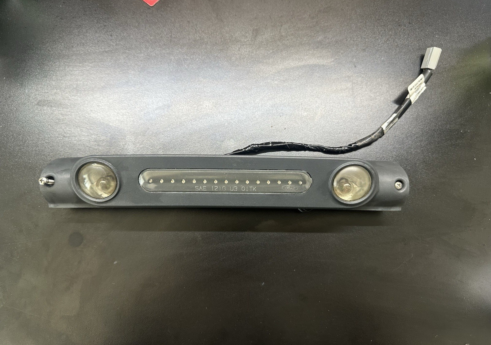 1999 2000 2001 2002 2003 2004 Ford Lightning 3rd THIRD Brake Light OEM SVT F150 1999 2000 2001 2002 2003 2004 Ford Lightning 3rd THIRD Brake Light OEM SVT F150
