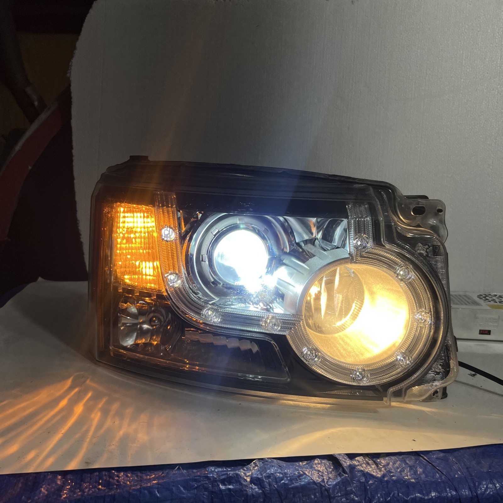 10-13 Land Rover LR4 Passenger Side Xenon HID Headlight OEM  AH22-13W029-HD