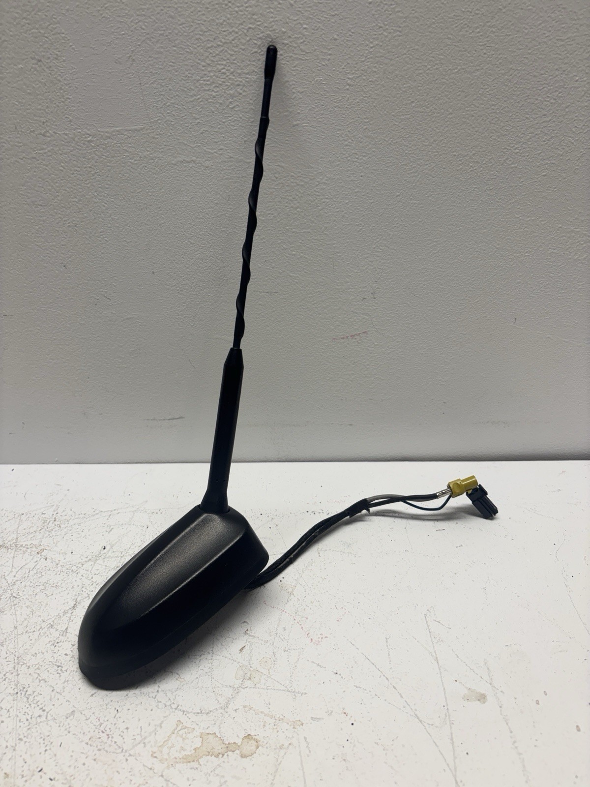 2013 2014 2015 2016 Ford Escape Fusion Radio Antenna Assembly OEM 2013 2014 2015 2016 Ford Escape Fusion Radio Antenna Assembly OEM