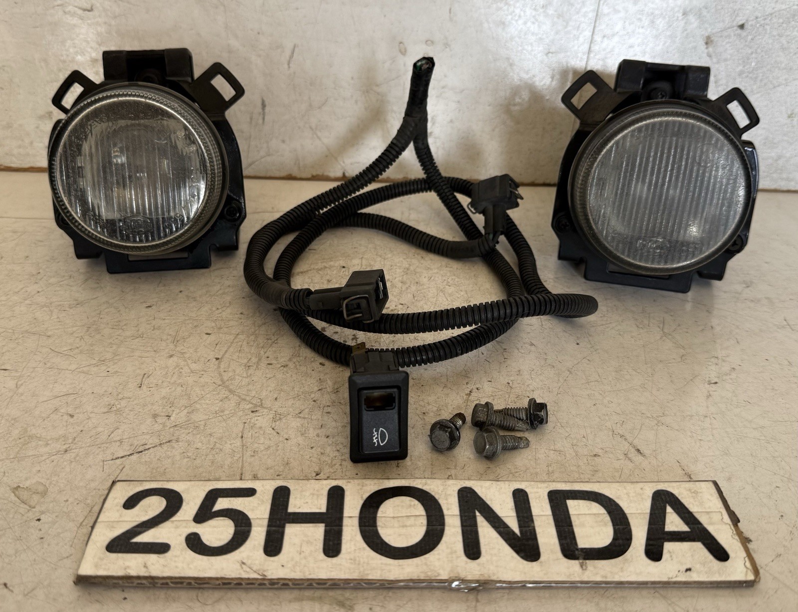 1997-2001 Toyota Camry Factory Accessory Fog Lights OEM USDM Ultra Rare XV20 1997-2001 Toyota Camry Factory Accessory Fog Lights OEM USDM Ultra Rare XV20