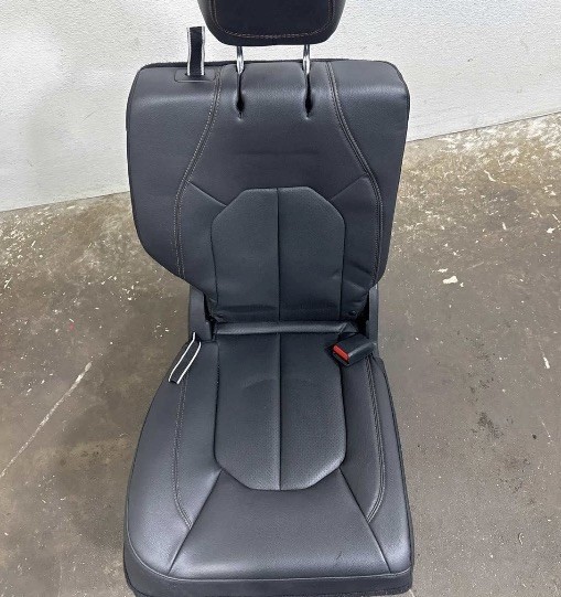 2017 - 2025 Chrysler Pacifica 3.6L Rear Right 3rd Row Seat Assembly OEM 2017 - 2025 Chrysler Pacifica 3.6L Rear Right 3rd Row Seat Assembly OEM