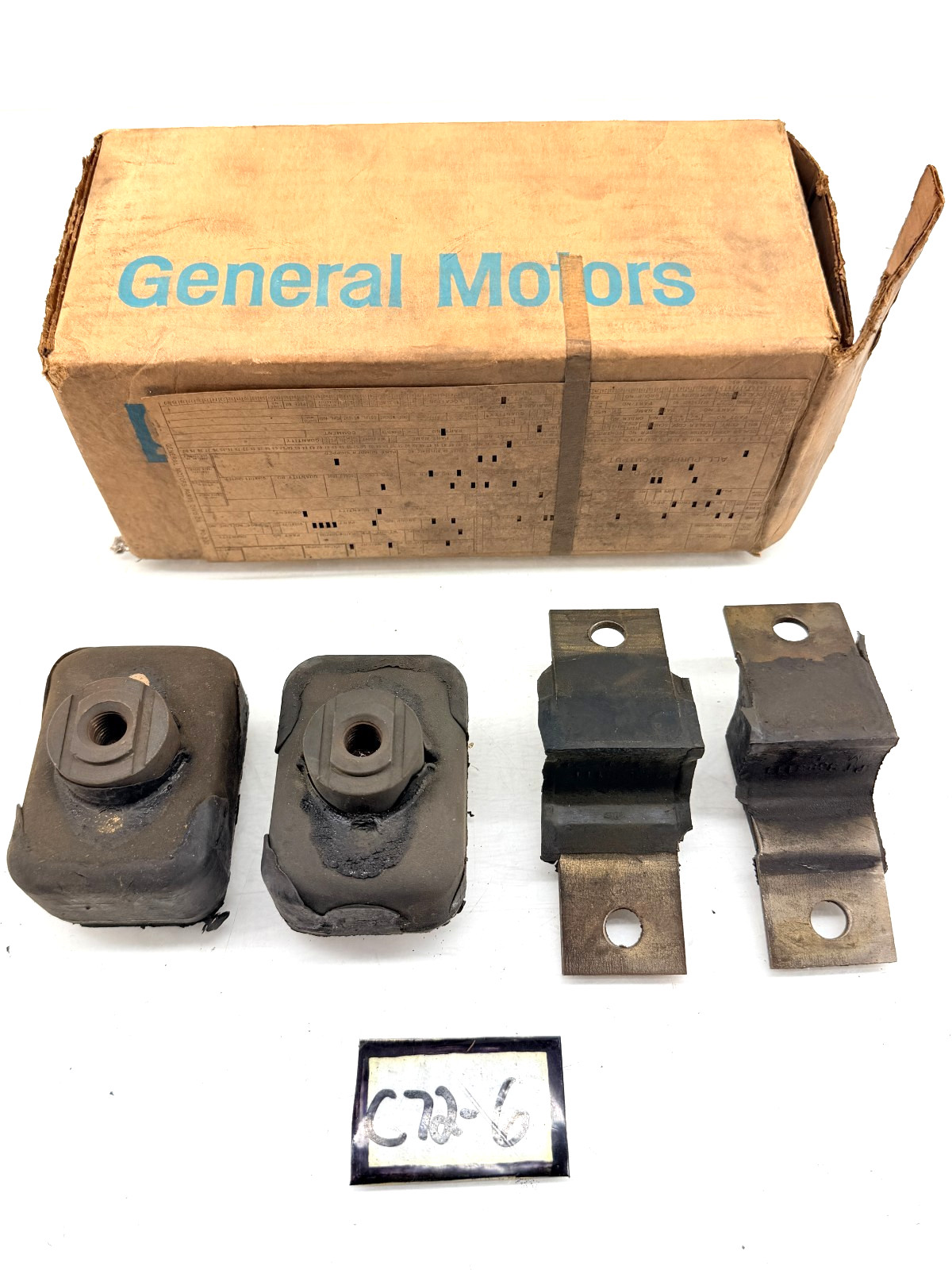 NOS 1946 - 1949 Chevrolet FLEETLINE 3.5L 2 MOTOR MOUNT KIT GM 3695353 C72-6
