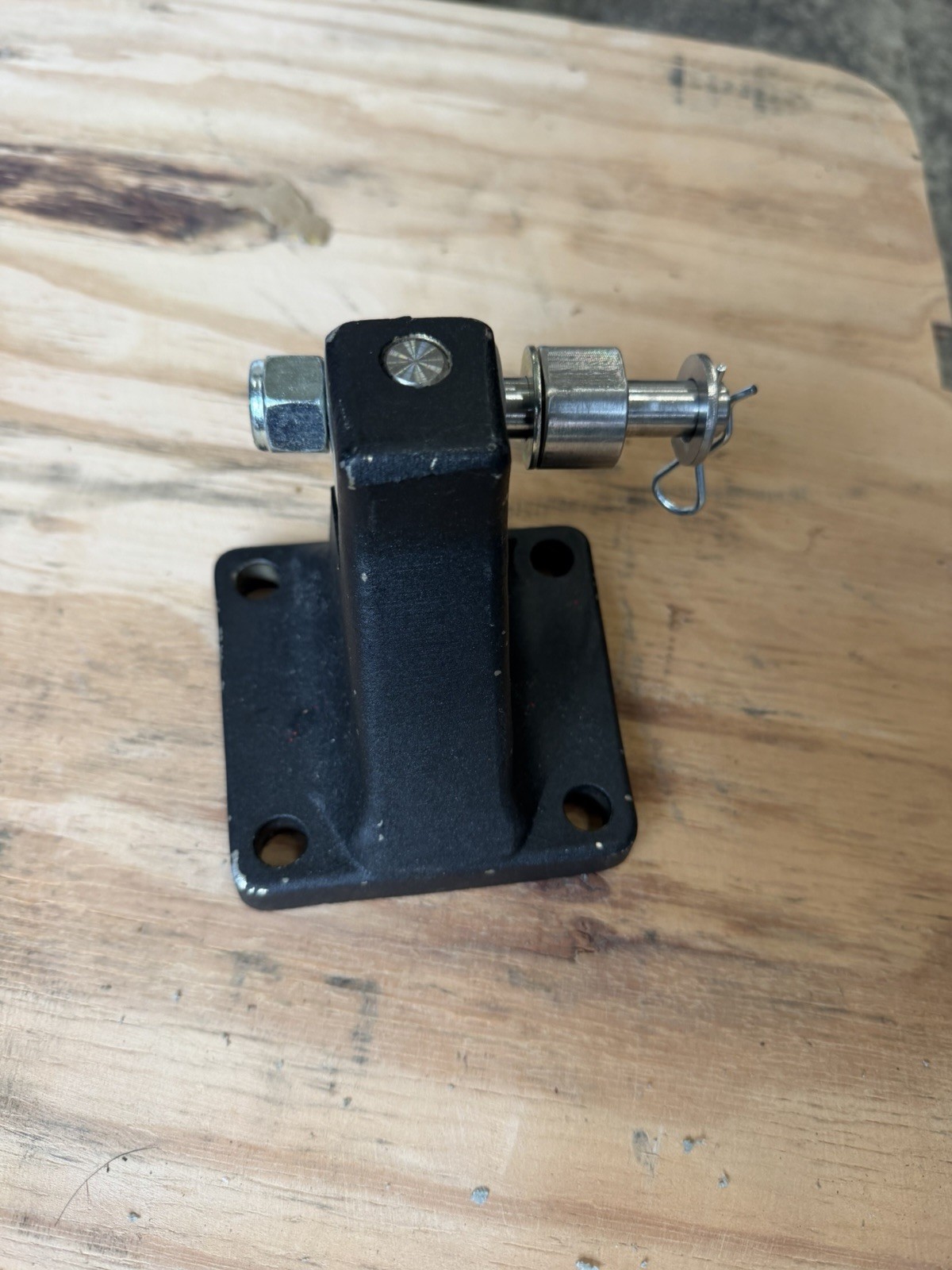 Raymarine Type 1 Autopilot Mount For 12v Linear Drive Raymarine Type 1 Autopilot Mount For 12v Linear Drive