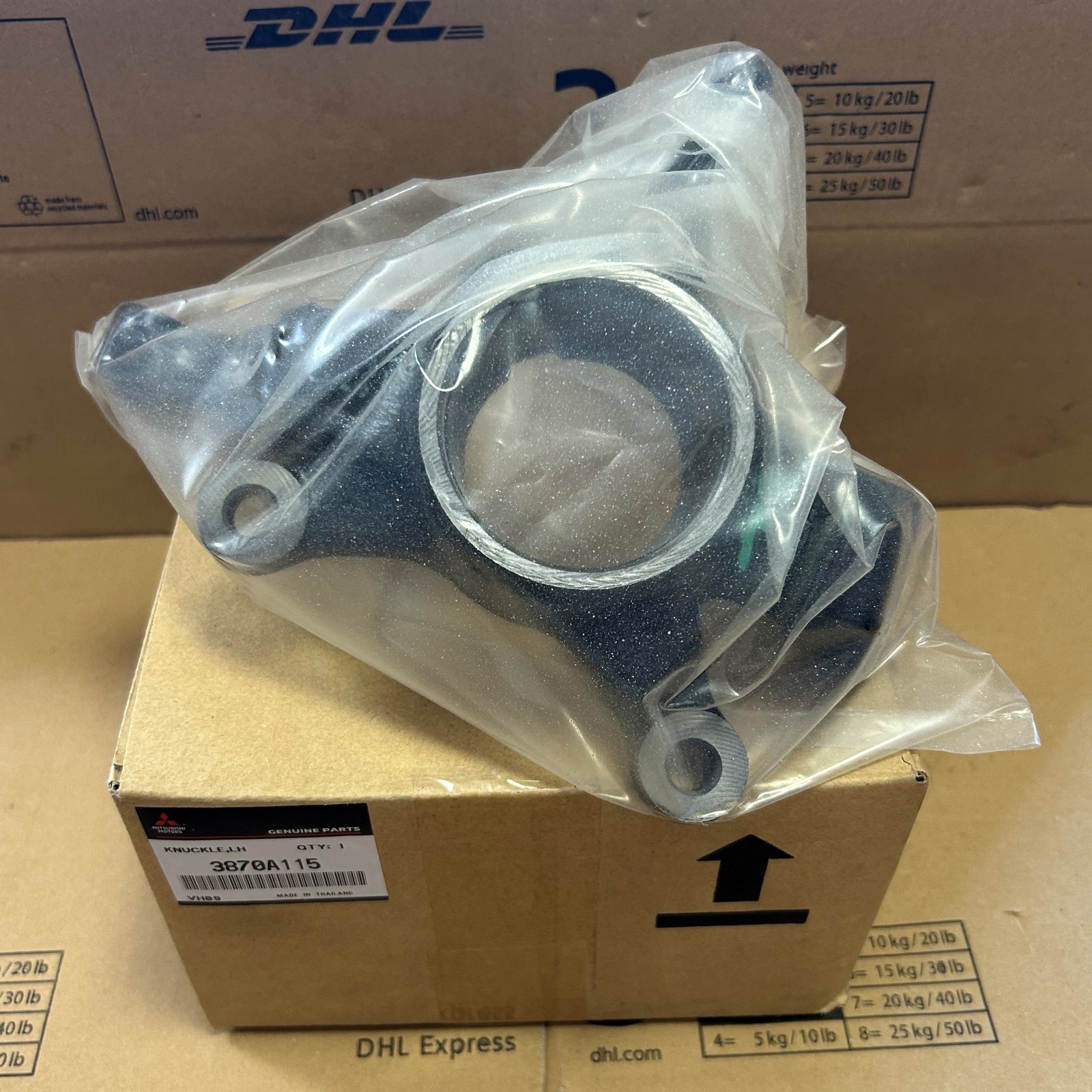 【NEW】Mitsubishi Genuine 2014-2024 Mirage Attrage KNUCKLE,LH 3870A115