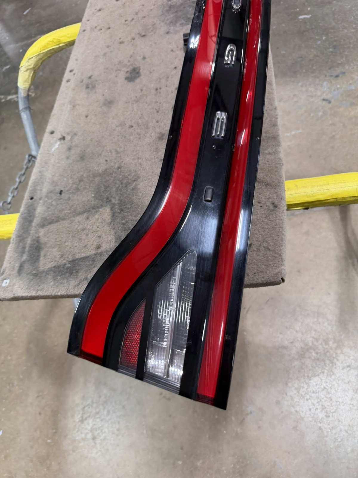 Complete 2015-2023 Dodge Charger Rear Center Trunk LED Tail Light Lamp OEM Complete 2015-2023 Dodge Charger Rear Center Trunk LED Tail Light Lamp OEM