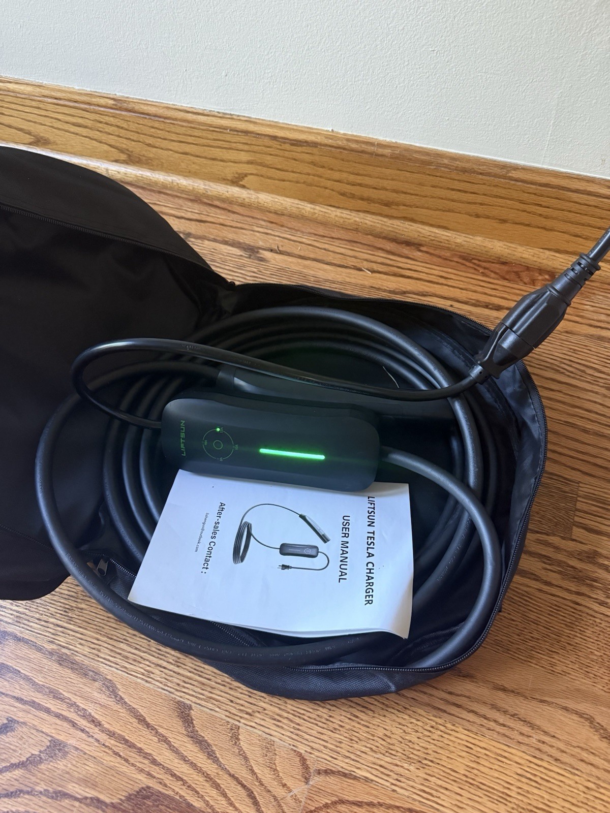 Liftsun Tesla Level 1/2 EV Charger - 16 Amp, 110-240V, NEMA Liftsun Tesla Level 1/2 EV Charger - 16 Amp, 110-240V, NEMA