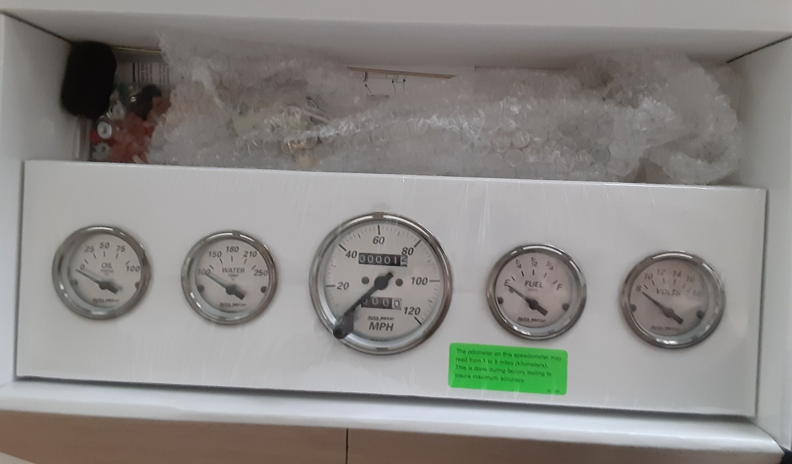 Autometer American Platinum 1901 5 piece gauge set + Matching Tachometer 1995 Autometer American Platinum 1901 5 piece gauge set + Matching Tachometer 1995