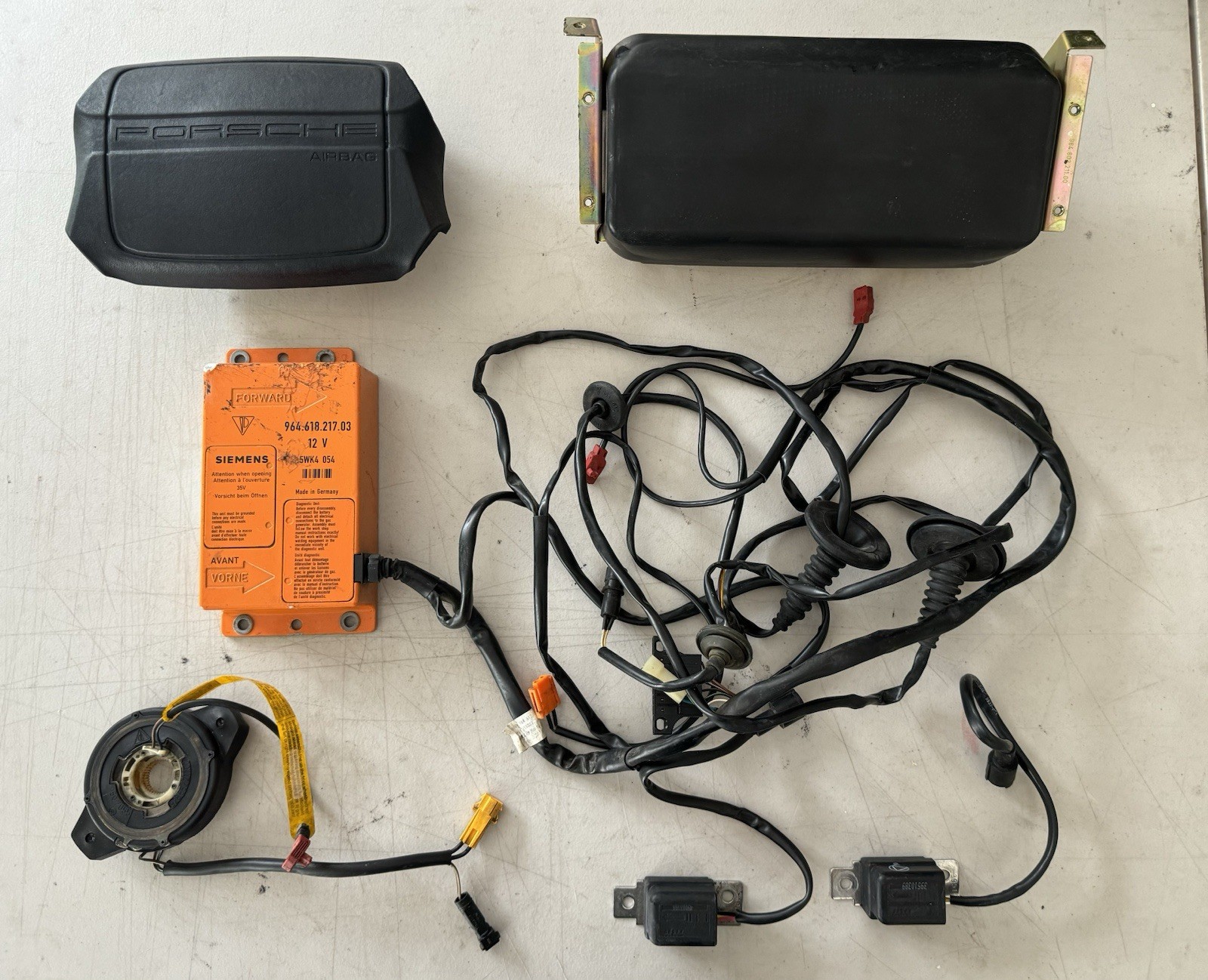 Porsche 911 964 OEM 96461821703 Siemens unit complete system