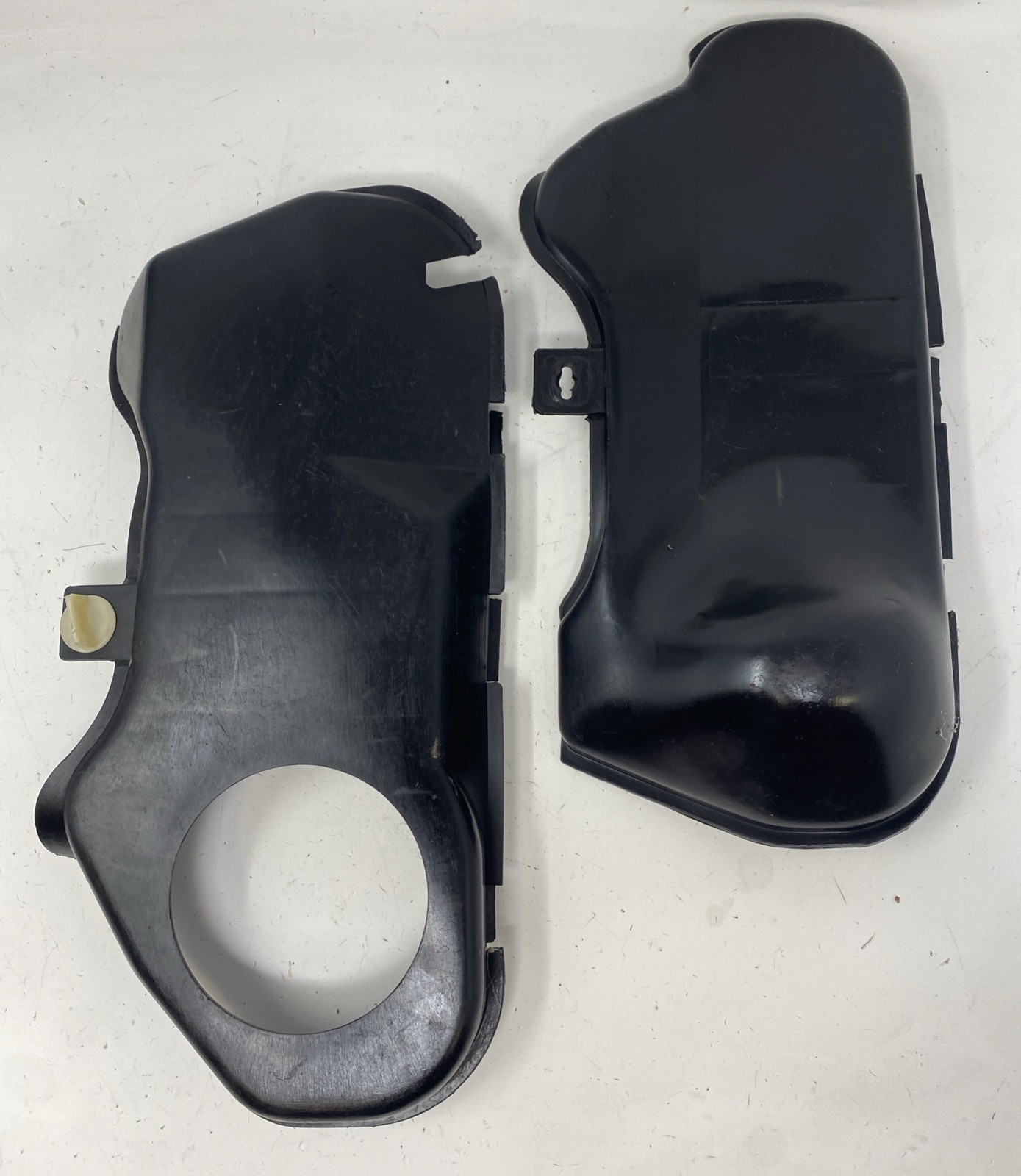 BMW E24 6 SERIES REAR HEADLIGHT COVERING CUPS RIGHT /LEFT 85-89 1917656 1902701 BMW E24 6 SERIES REAR HEADLIGHT COVERING CUPS RIGHT /LEFT 85-89 1917656 1902701