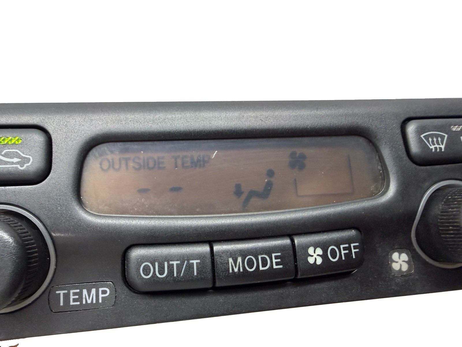 1999-2002 Toyota 4RUNNER Heater Climate Control AC Module OEM—W/ Defects—-((A1))
