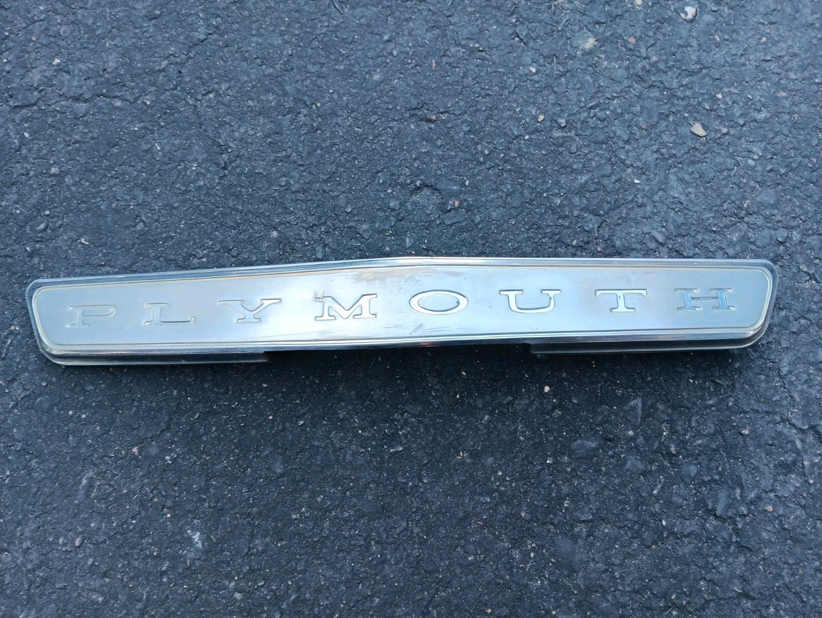 1964-65 Plymouth Barracuda Hood Emblem. P/n: 2533215 OEM 1964-65 Plymouth Barracuda Hood Emblem. P/n: 2533215 OEM