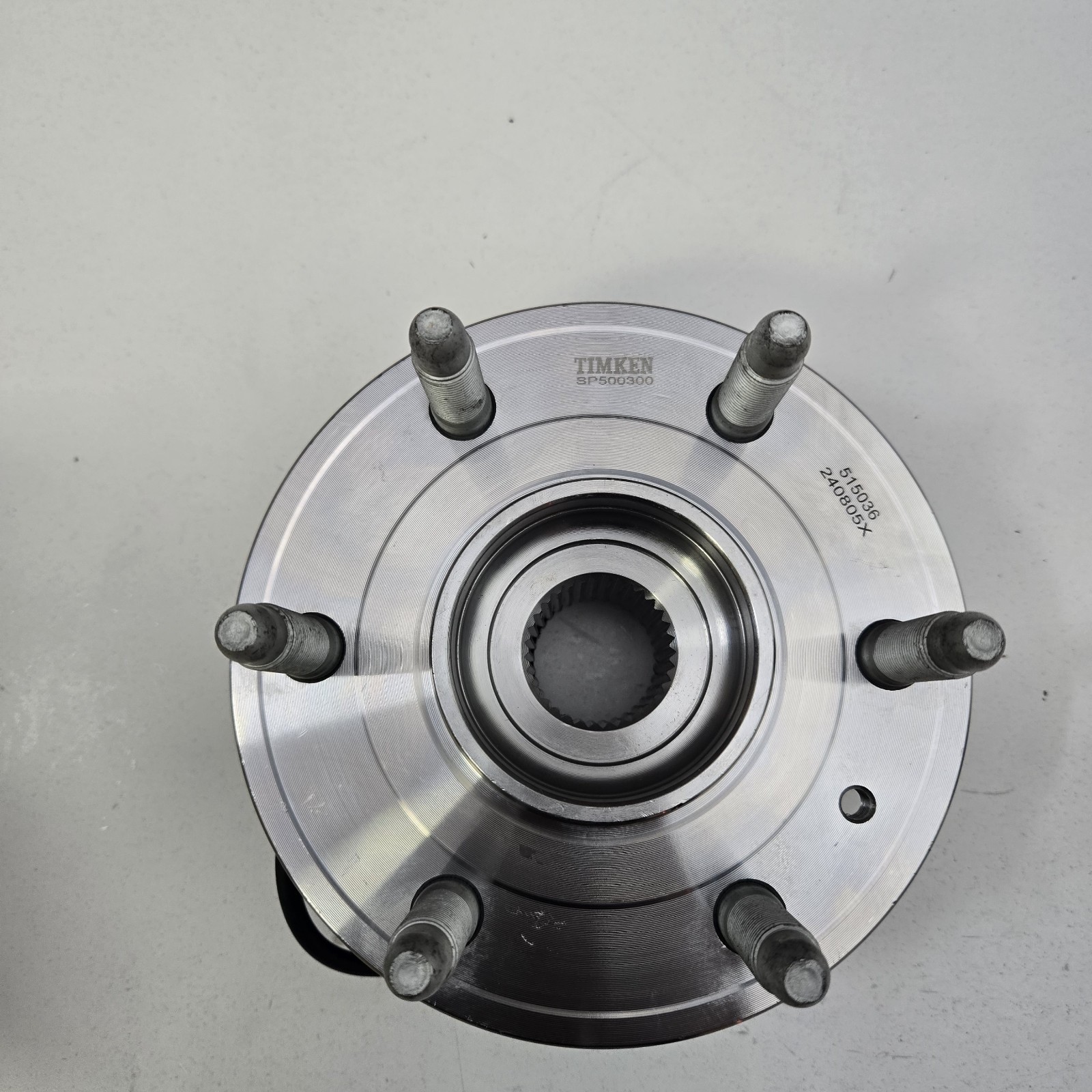 4WD TIMKEN Front Wheel Bearing Hub for Chevy Silverado GMC Sierra Savana