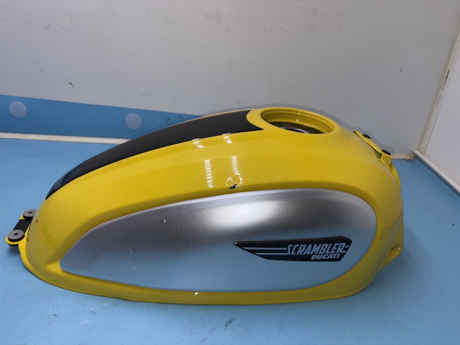 2015 15-18 Ducati Scrambler Icon 800 Gas Tank Fuel Cell Petrol Reservoir Pump