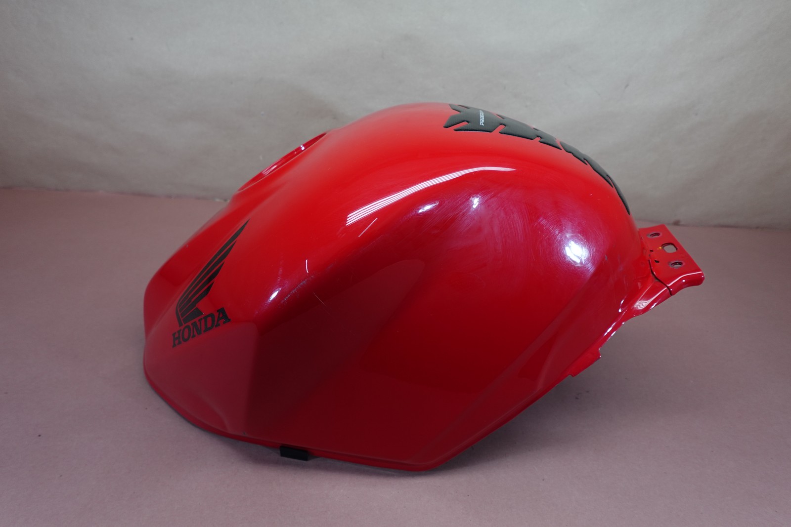 2003-2009 Honda Interceptor 800 VFR800 GAS TANK FUEL CELL PETROL RESERVOIR 2003-2009 Honda Interceptor 800 VFR800 GAS TANK FUEL CELL PETROL RESERVOIR